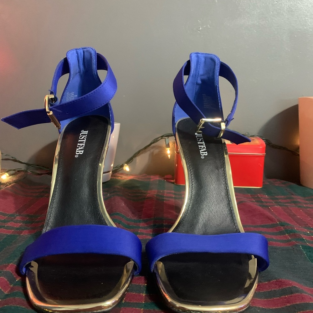 Size 10 Blue with gold trim square toed heels